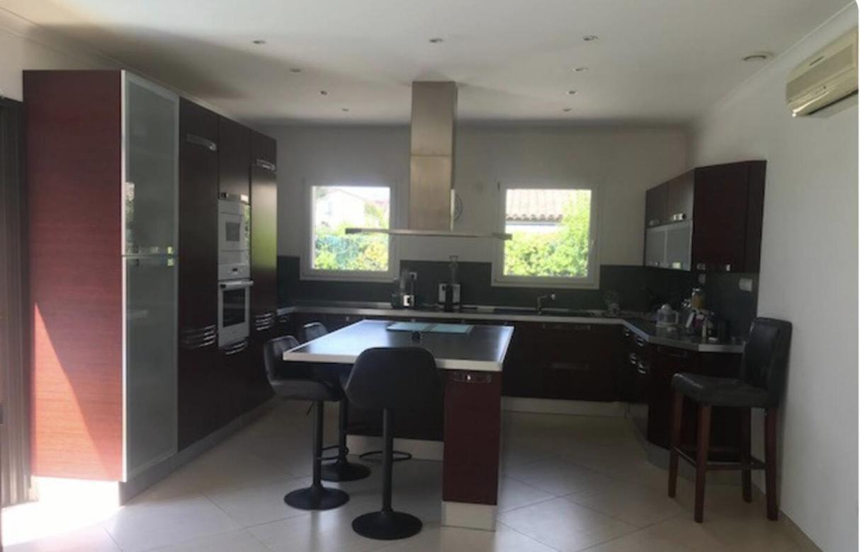 Villa Contemporaine Avec Piscine *